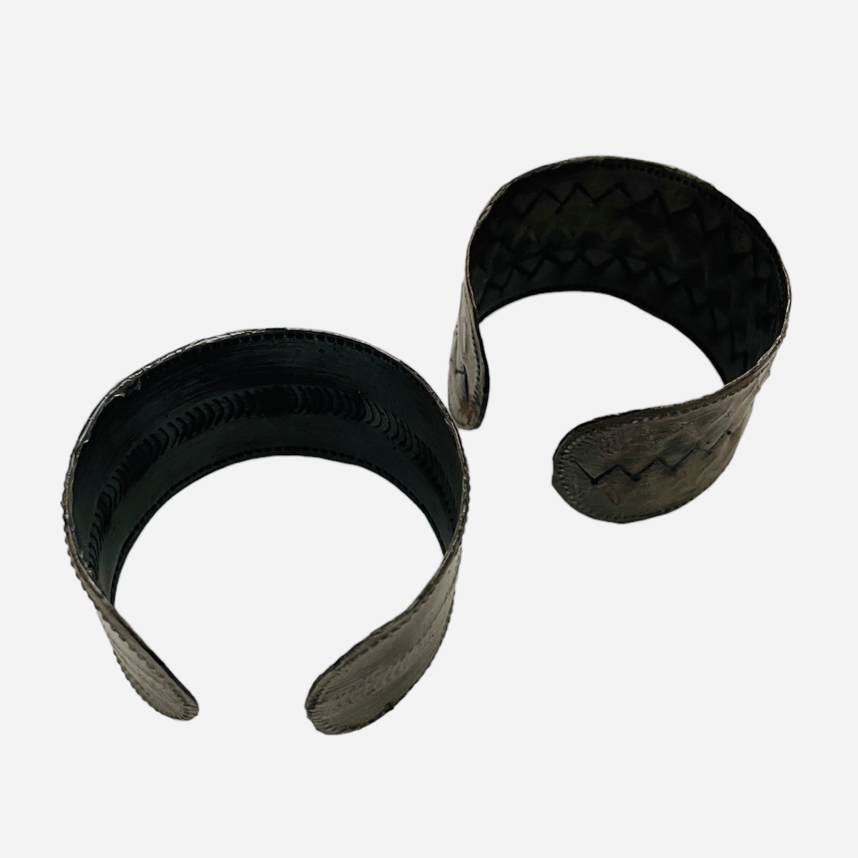 Haiti |  Bracelet - Simple Cuff (LG)