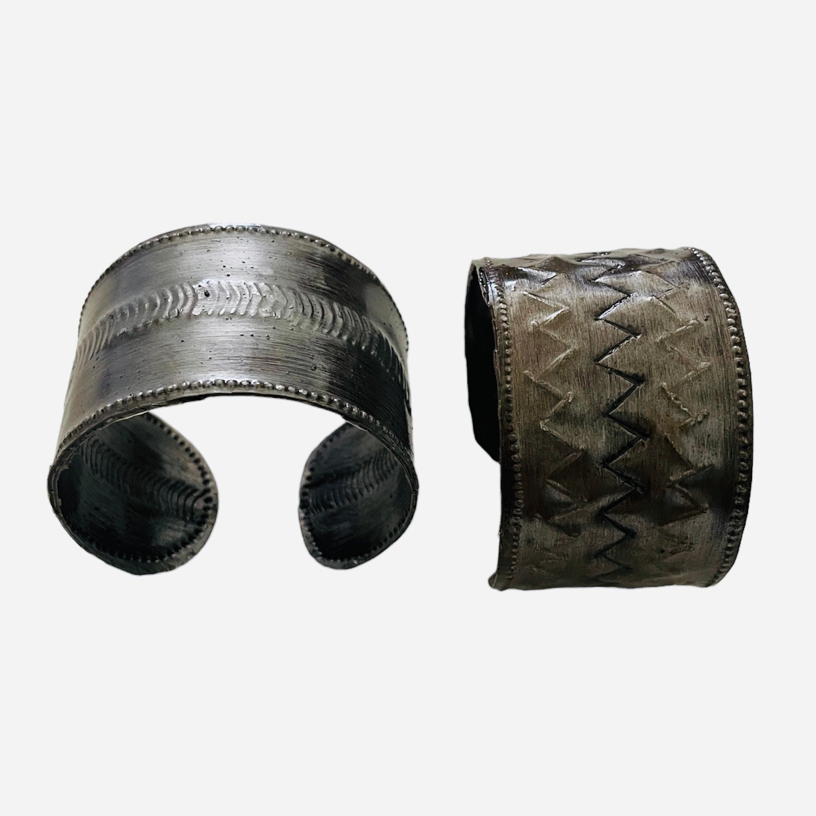 Haiti |  Bracelet - Simple Cuff (LG)