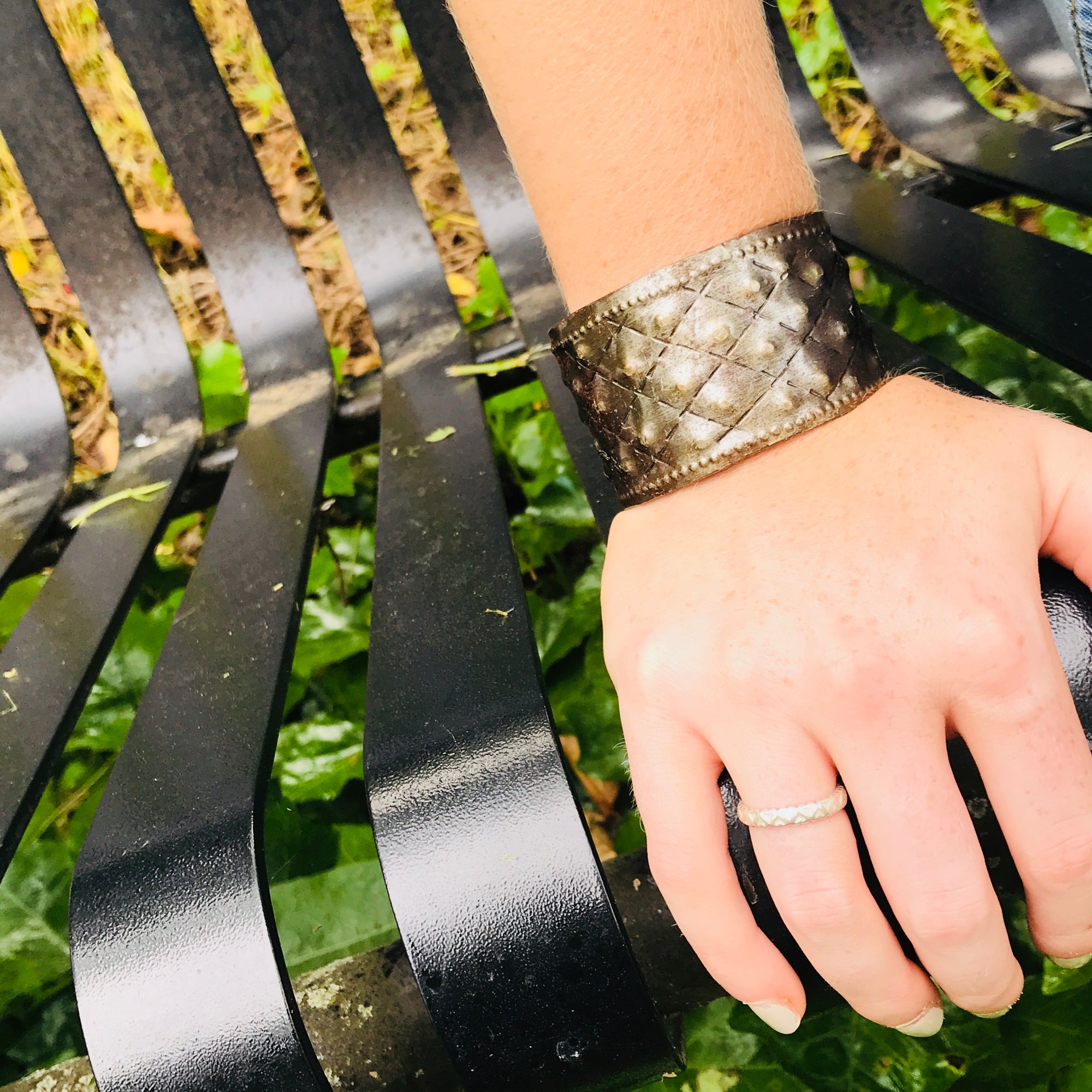 Haiti |  Bracelet - Simple Cuff (LG)