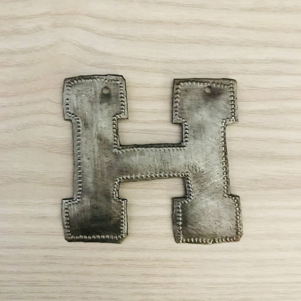 Haiti | Metal- Letter H