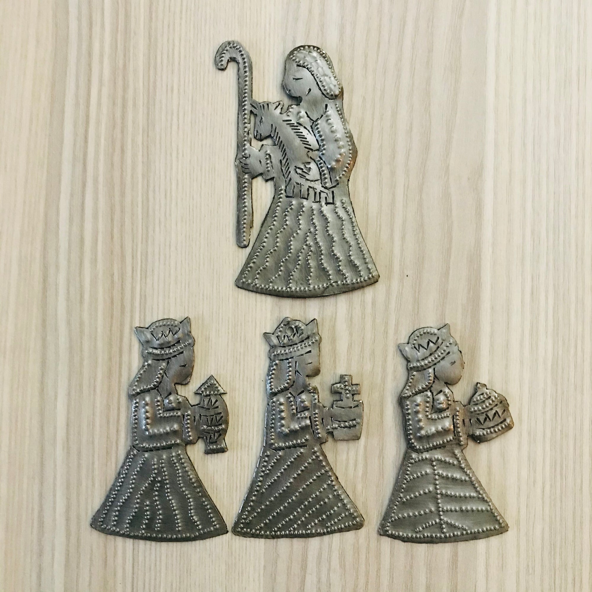 Haiti | Metal- 4 PCS Set (Wise Men/Shepherd)