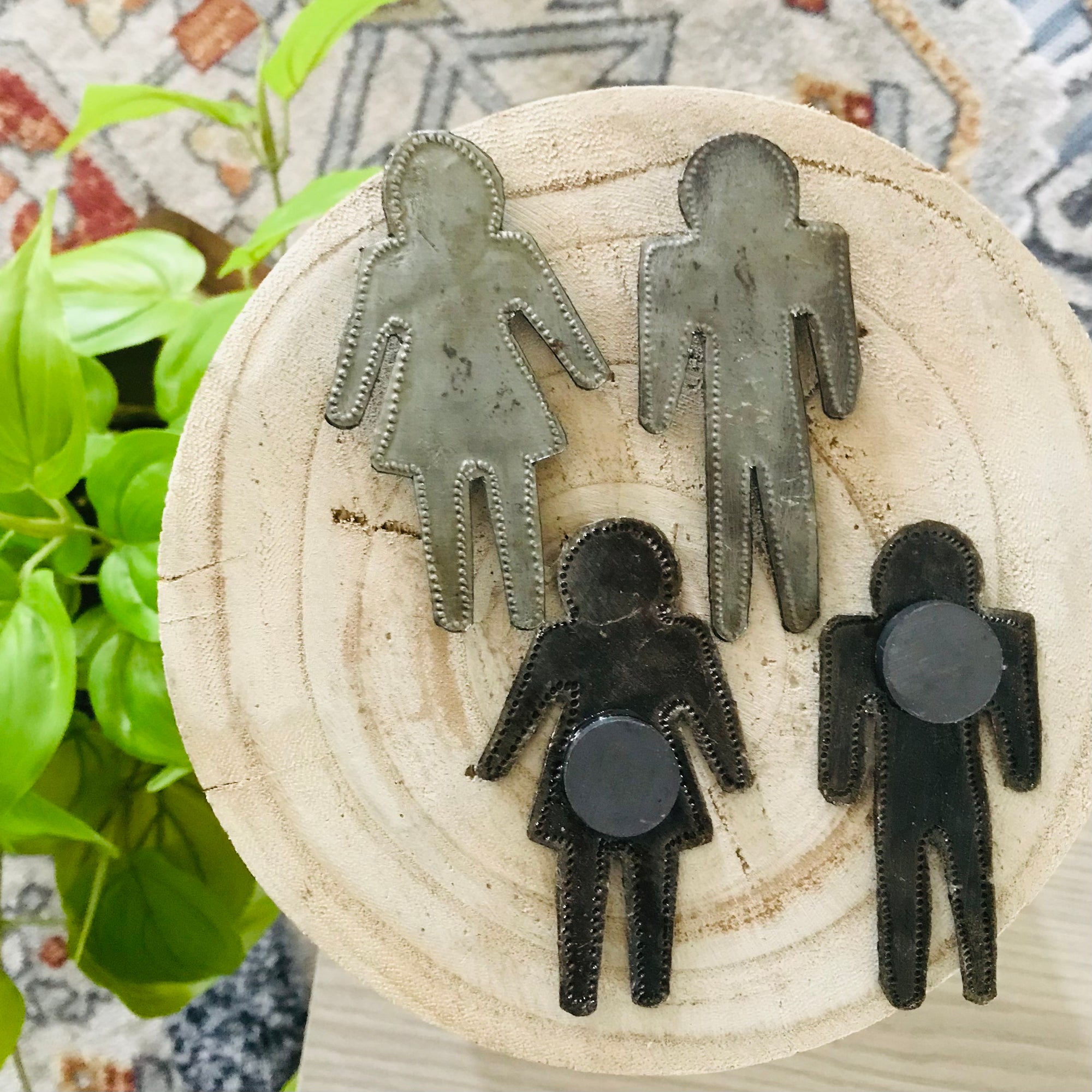 Haiti |  Magnet - Man/Women