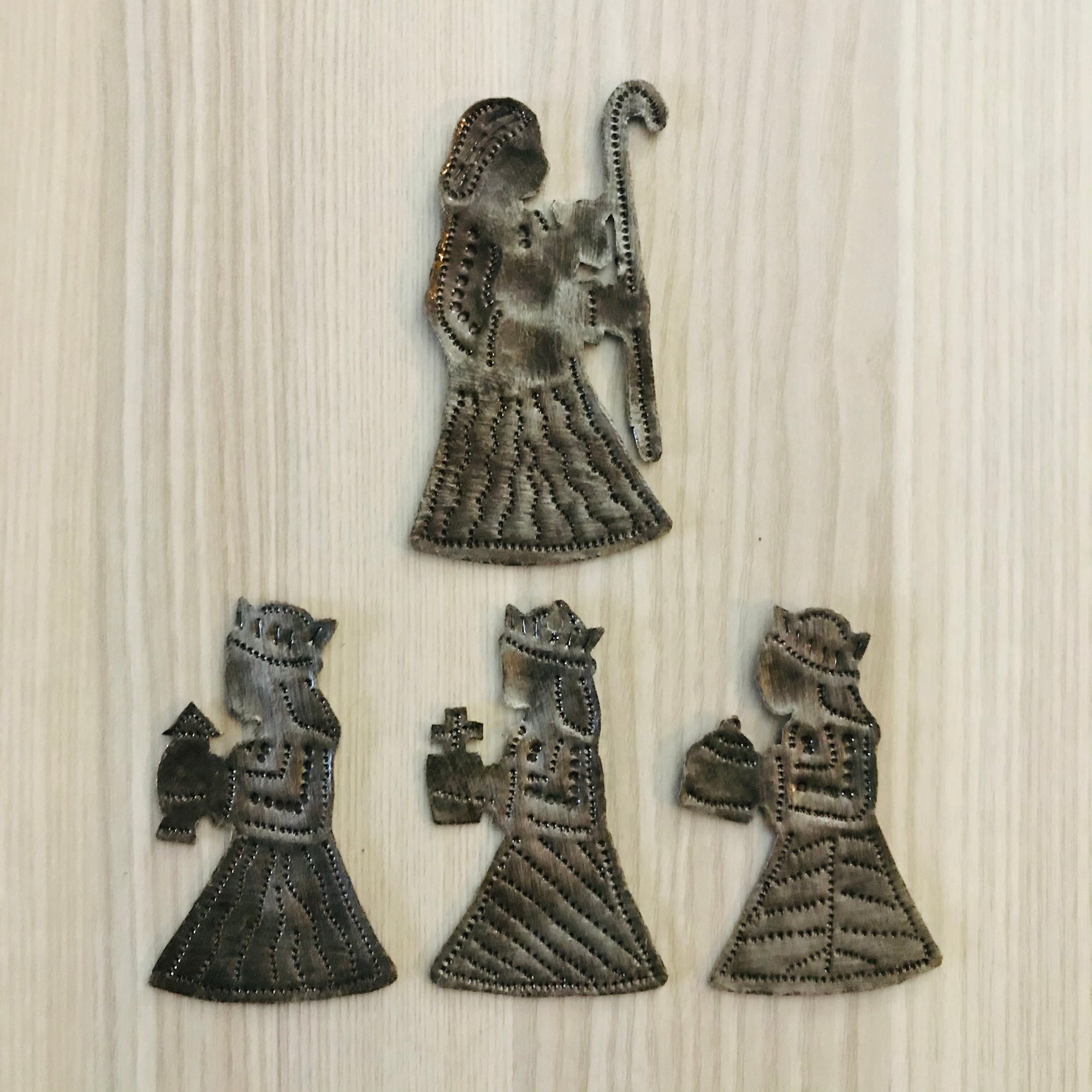 Haiti | Metal- 4 PCS Set (Wise Men/Shepherd)
