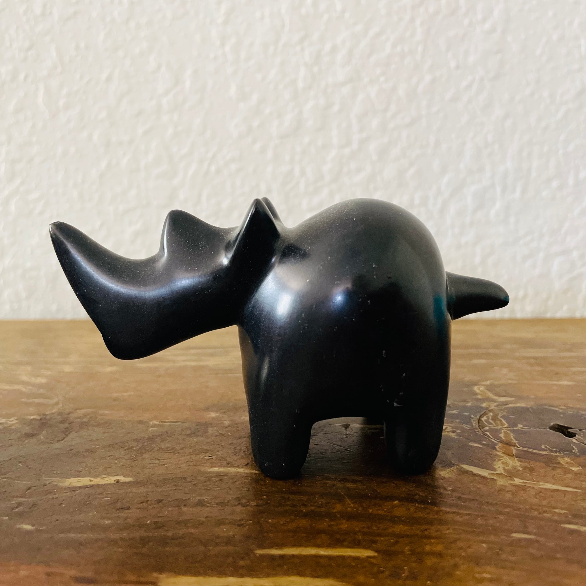 Kenya |  Rhino (7 colors)